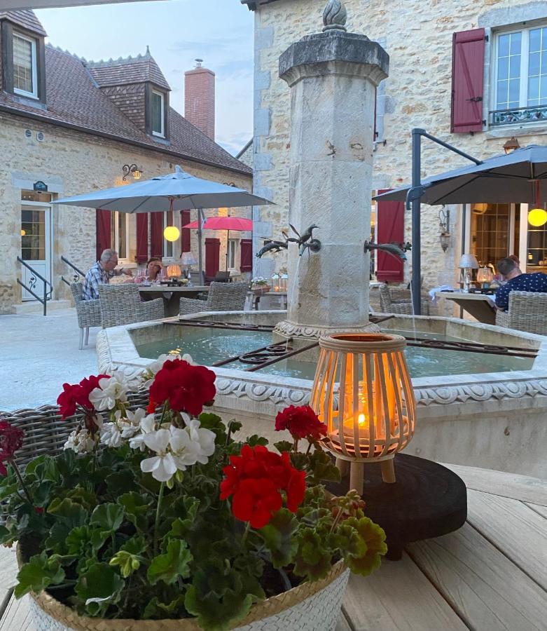 Hotel Moulin Le Fleurie Charenton-du-Cher Exterior foto