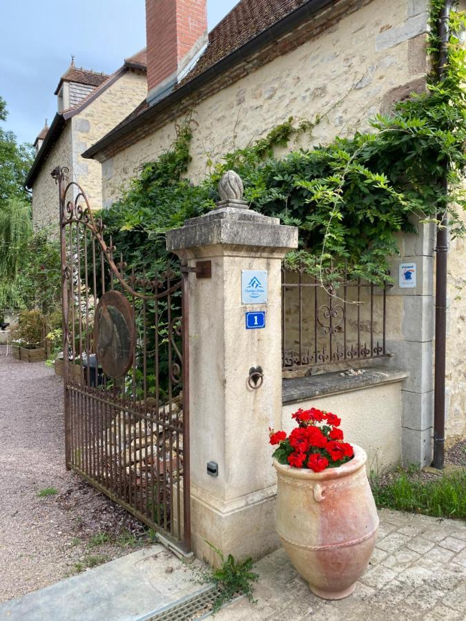Hotel Moulin Le Fleurie Charenton-du-Cher Exterior foto