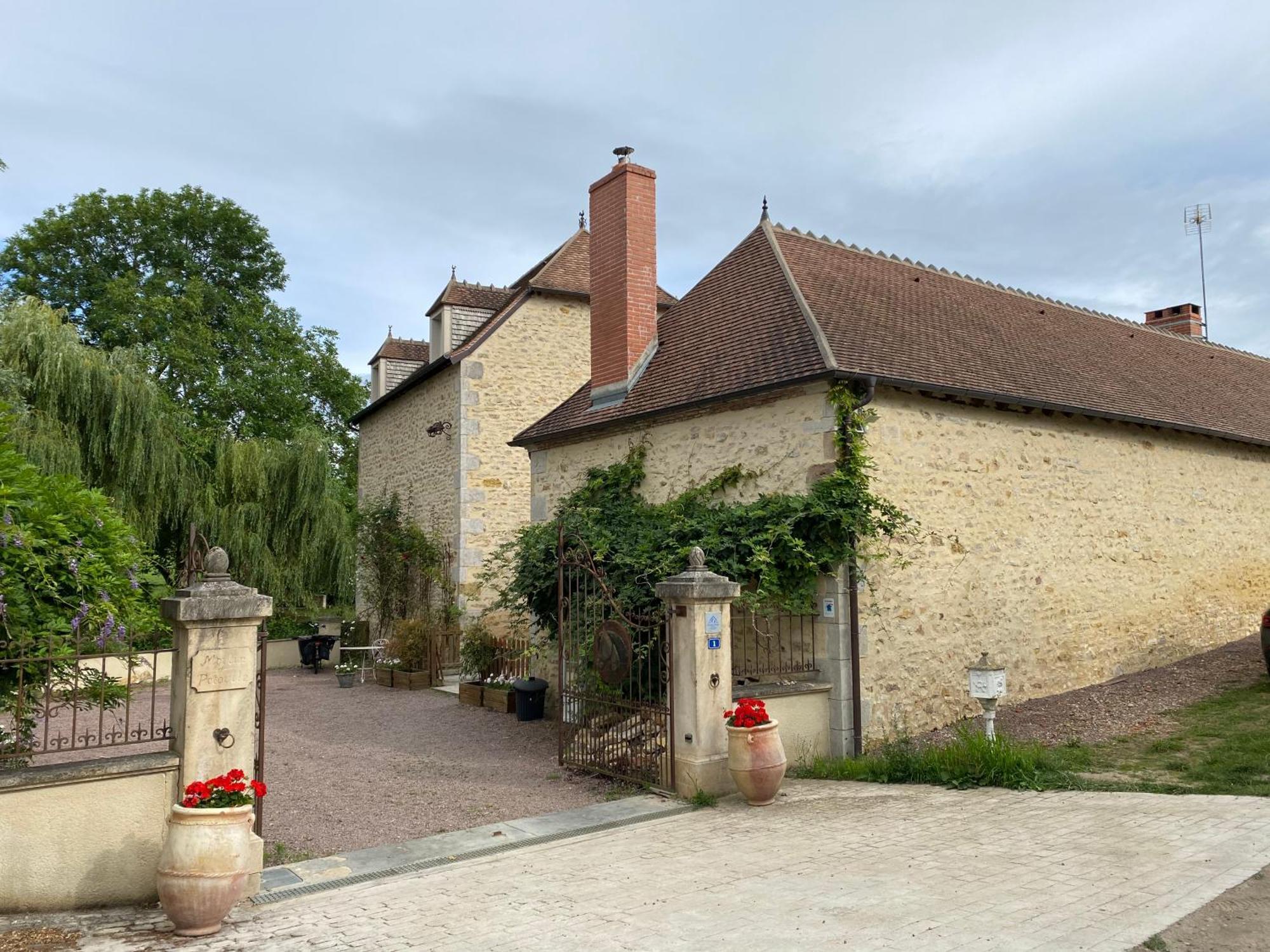 Hotel Moulin Le Fleurie Charenton-du-Cher Exterior foto